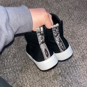 Very G slip on booties